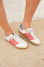 Load image into Gallery viewer, Stevie