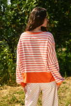 Load image into Gallery viewer, Raw Edge Details Striped High-Low Top
