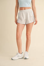 Load image into Gallery viewer, Ditsy Print On Point Shorts
