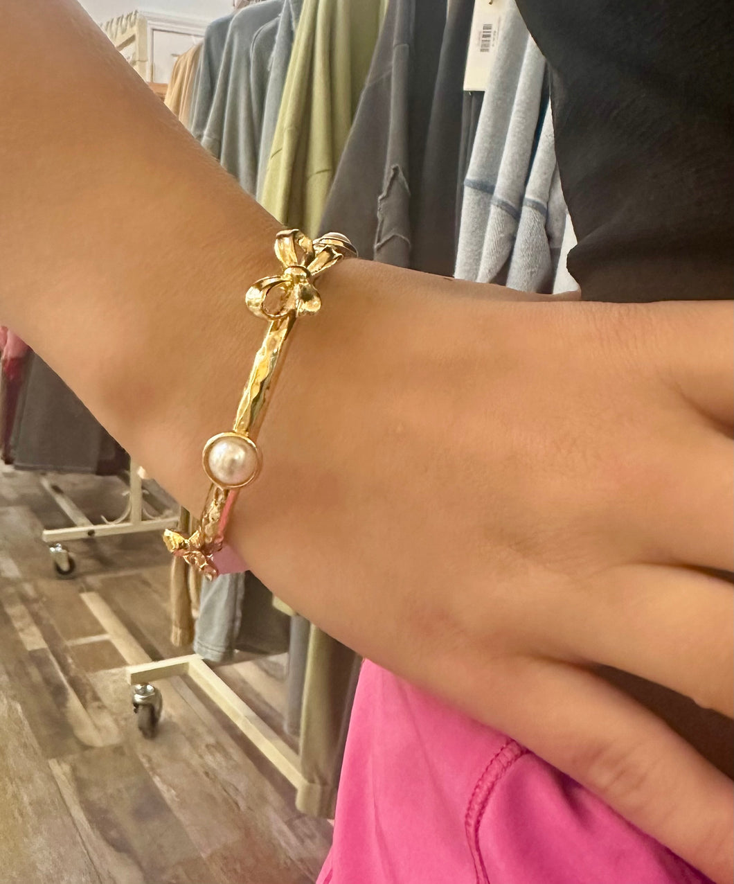 Gold Metal Bow Stretch Bracelets