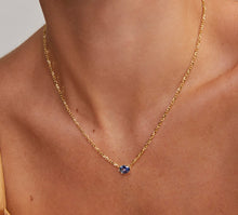 Load image into Gallery viewer, Cailin Gold Pendant Necklace in Blue Violet Crystal
