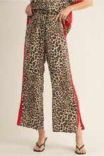 Load image into Gallery viewer, Leopard Print Hot Pant
