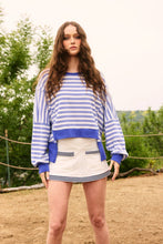 Load image into Gallery viewer, Raw Edge Details Striped High-Low Top
