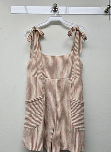 Striped Shoulder TieRomper
