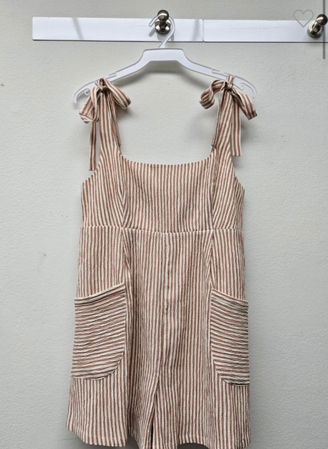 Striped Shoulder TieRomper