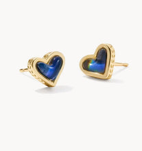 Load image into Gallery viewer, Framed Ari Heart Gold Stud Earrings in Mood Stone
