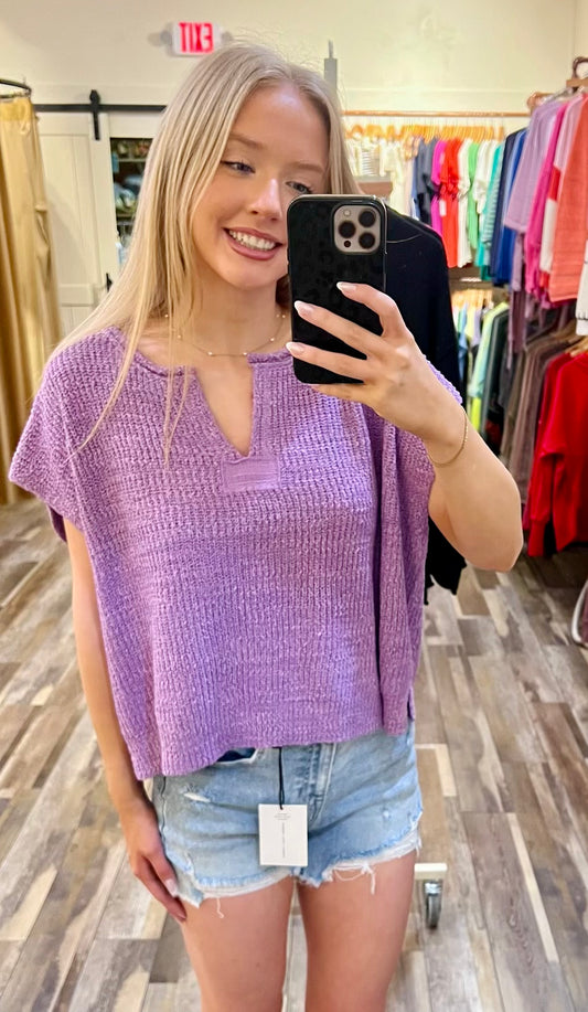 BACK PATCH ROLLED SPLIT-NECK SIDE SLIT PULLOVER