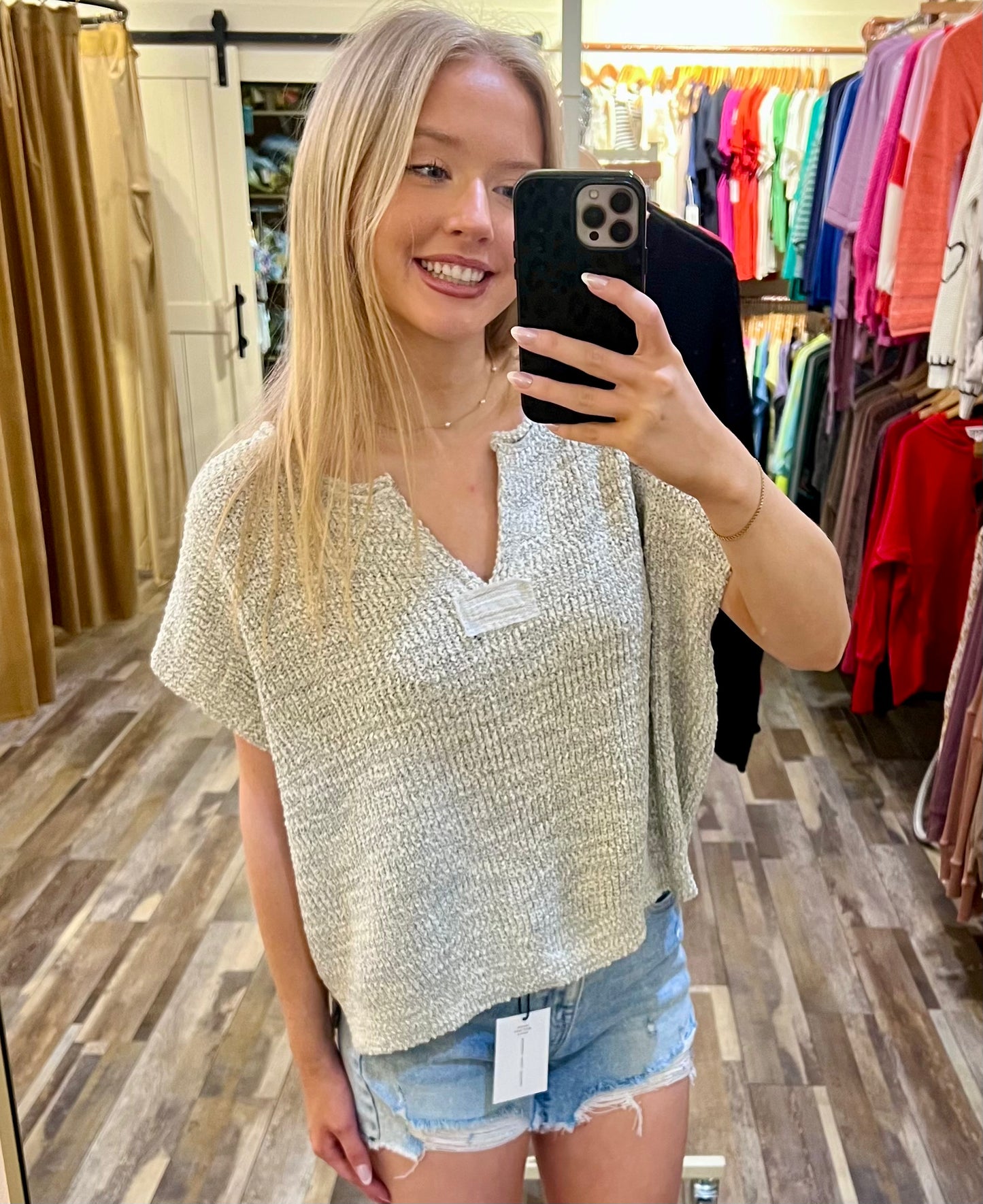 BACK PATCH ROLLED SPLIT-NECK SIDE SLIT PULLOVER