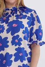 Load image into Gallery viewer, Curvy Floral Fantasy Top
