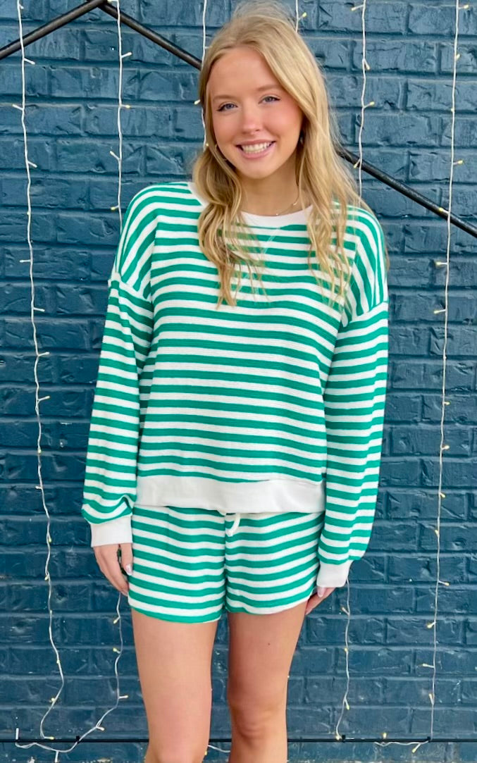 STRIPED PULLOVER & SHORTS SET