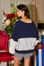 Load image into Gallery viewer, BUCKETLIST - T2700 Contrast Detailing V-neck Sweatshirt
