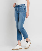 Load image into Gallery viewer, Reba Slim Straight Jean
